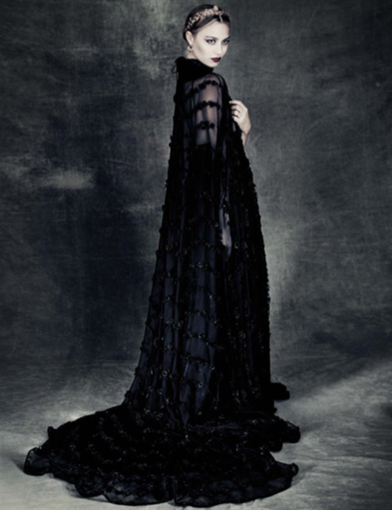 09. Vogue IT Haute Couture Supplement - Beatrice Borromeo